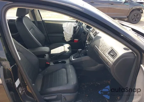 2013 Volkswagen Jetta 2.5L Sel z USA, uszkodzony, nr VIN 3VWLP7AJ3DM400997